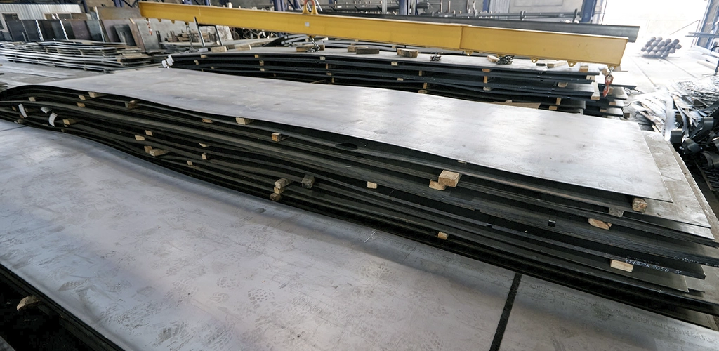 Из какой стали делают опоры освещения, и почему в Сочи и Норильске они разные?